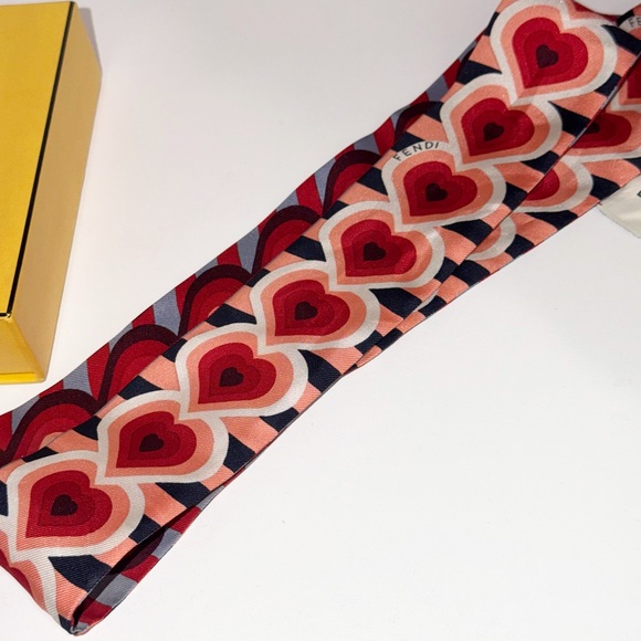 Fendi Multicolor Heart Design Scarf - Picture 2 of 7